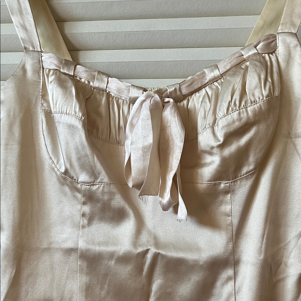 Elegant Cream Women's Top - Picture 2 of 4